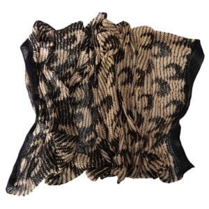 Leichter Strickschal mit schwarz-beigem Muster