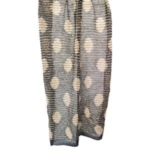 Leichte gestrickter Schal mit Kreise in schwarz beige