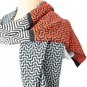 Schal aus Merinowolle, schwarz,  grau und orange ,Lang ,handgefertigt ,qualitativ hochwertig
